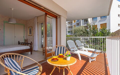Accommodation:&nbsp;Les Mimosas 158.8