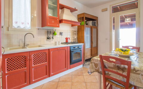 Agriturismo la Casetta di Chiara: Cabinetry, Furniture, Countertop, Kitchen Sink, Sink, Property, Tap, Window, Chair, Kitchen