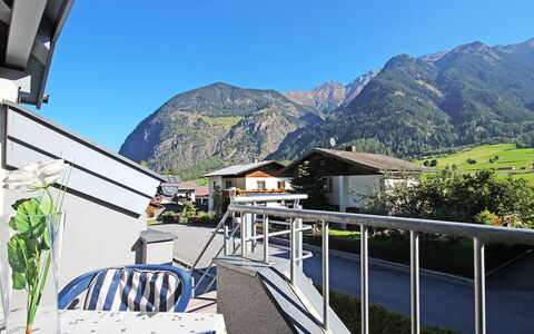 Frischmann: Sky, Mountain, Building, Property, Azure, Fence, Plant, Shade, House, Slope
