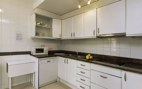 Mar Nou: Countertop, Cabinetry, Building, Property, Furniture, Tap, Kitchen Sink, Sink, Kitchen, Kitchen Stove
