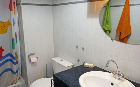 Artimon: Bathroom, Room, Property, Bathroom Sink, Toilet, Interior Design, Tile, Plumbing Fixture, Toilet Seat, House