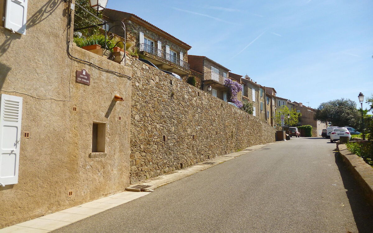 Gassin Village