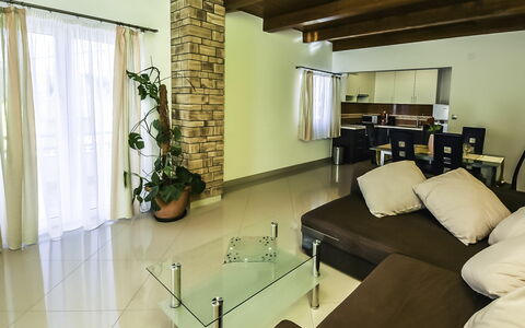 Accommodation:&nbsp;Anić 126.4