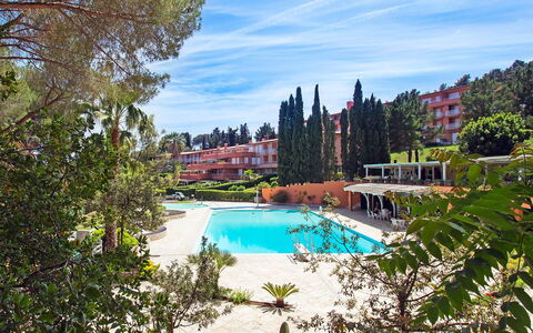 Rio Marina 400: Property, Real Estate, Daytime, Sky, Town, Swimming Pool, Tree, Human Settlement, Building, City