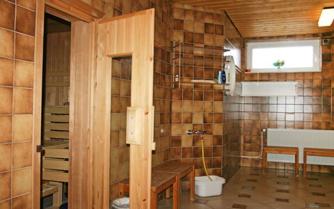 Cuxhaven 150: Furniture, Wood, Flooring, Interior Design, Floor, Building, Hardwood, Wood Stain, Shelving, House