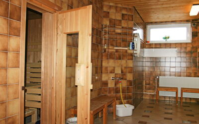 Cuxhaven 150: Furniture, Wood, Flooring, Interior Design, Floor, Building, Hardwood, Wood Stain, Shelving, House