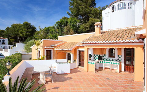 Ca Toni: Building, Property, House, Home, Real Estate, Estate, Residential Area, Town, Villa, Facade