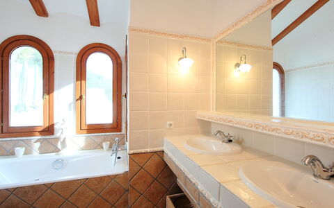 Ca Toni: Bathroom, Property, Room, Ceiling, Tile, Interior Design, Building, House, Bathtub, Floor