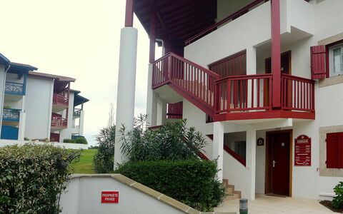 Les Terrasses D'Arcangues: Residential Area, Home, Balcony, Porch, Hacienda, Paint, Villa, Plaster