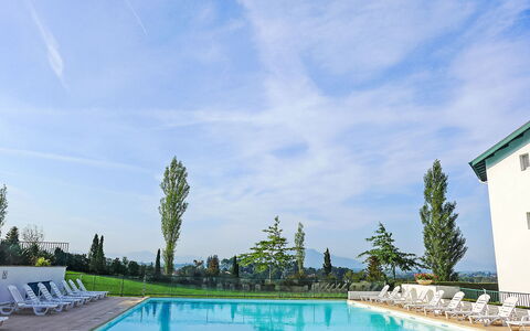 Les Terrasses D'Arcangues: Swimming Pool, Leisure, Resort, Outdoor Furniture, Resort Town, Eco Hotel