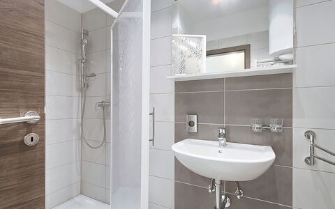 Old School House: Mirror, Plumbing Fixture, Tap, Sink, Bathroom Sink, Property, Building, Bathroom, Interior Design