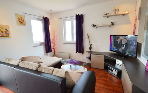 Šverko: Room, Property, Furniture, Living Room, Interior Design, Building, Floor, House, Real Estate, Wall