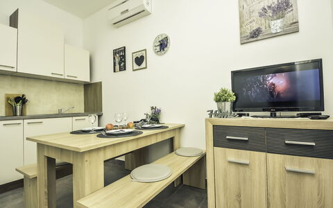Accommodation:&nbsp;Snježana 103.4