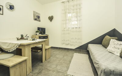 Accommodation:&nbsp;Snježana 103.2