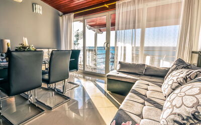 Accommodation:&nbsp;Škroćo 100.4