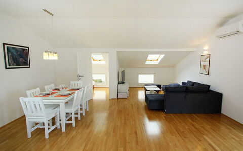 Gabriela: Room, Wood Flooring, Floor, Property, Building, Hardwood, Furniture, Interior Design, Laminate Flooring, Flooring