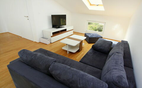 Gabriela: Furniture, Room, Floor, Living Room, Property, Interior Design, Couch, Comfort, Wood Flooring, Table