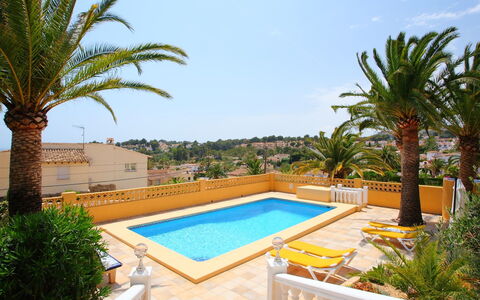 Bombilla: Swimming Pool, Property, Resort, Palm Tree, Building, Real Estate, Vacation, Tree, House, Azure