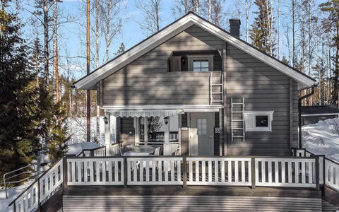 Naurisniemi: Cottage, House, Home, Garden Buildings, Siding, Log Cabin, Farmhouse, Estate, Shed, Yard