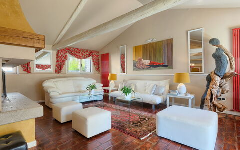 Moira: Furniture, Property, Couch, Table, Comfort, Building, Decoration, Interior Design, Lamp, Architecture