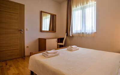 Accommodation:&nbsp;Villa Tara 104.1