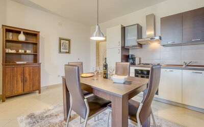 Accommodation:&nbsp;Villa Tara 104.2