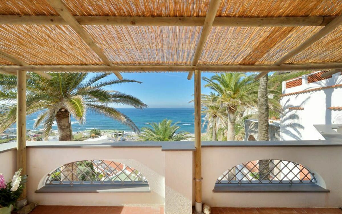 Accommodation:&nbsp;Galatea
