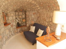 Accommodation:&nbsp;Teti