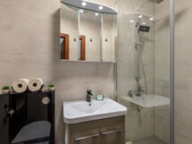 Accommodation:&nbsp;Top C 255.2
