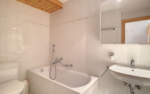 Les Cretes Ii: Mirror, Tap, Plumbing Fixture, Property, White, Bathroom, Sink, Bathtub, Bathroom Sink, Lighting