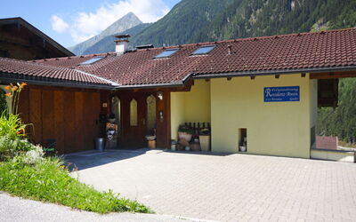 Neustift im Stubaital 410: Plant, Building, Property, Cloud, Sky, House, Mountain, Door, Architecture, Window