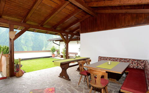 Berghof Reich: Property, Room, Building, House, Table, Real Estate, Furniture, Resort, Interior Design, Tree