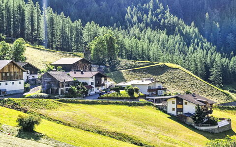 Berghof Reich: Flooring, Floor, Composite Material, Swimming Pool, Daylighting, Water Feature, Tile