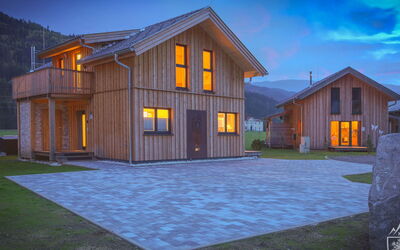 Accommodation:&nbsp;M2 Swim Spa 8 202.5