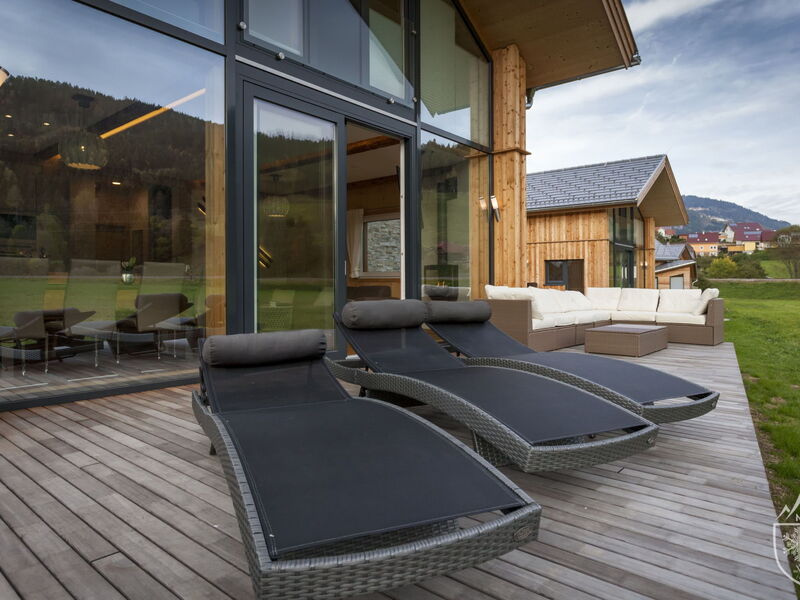 Accommodation:&nbsp;M2 Swim Spa 8 202.5