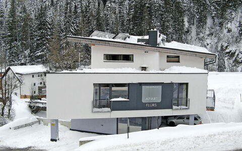 Flirscherblick: Snow, Building, Property, Window, Tree, House, Cottage, Slope, Landscape