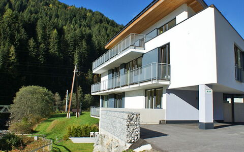 Flirscherblick: Property, House, Architecture, Building, Home, Facade, Real Estate, Residential Area, Apartment, Villa