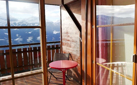 Berg-Seeblick: Furniture, Property, Sky, Building, Wood, Table, Door, Shade, Lighting