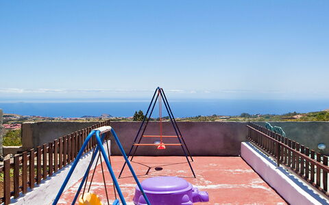De Aitana: Sky, Shade, Fence, Leisure, Water, Wood, Chute, Playground Slide, Landscape, Horizon