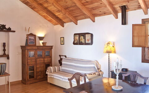 De Aitana: Picture Frame, Furniture, Property, Building, Table, Wood, Comfort, Lighting, Living Room, Interior Design