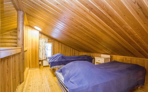 Kaukonraitti 4 C 2: Wood, Ceiling, Floor, Hardwood, Bedroom, Room, Wood Stain, Attic, Bed, Cottage
