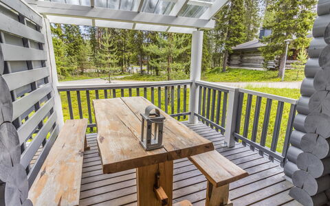 Kaukonraitti 4 C 2: Wood, Porch, Composite Material, Cottage, Deck, Outdoor Furniture, Hardwood, Plank, Siding, Shade