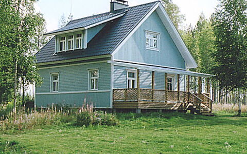Eteläranta: Grass, House, Cottage, Roof, Home, Siding, Land Lot, Farmhouse, Lawn, Porch