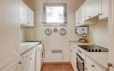 Accommodation:&nbsp;Les Allées du Cap 185.3