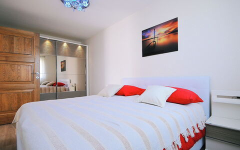 Lucija: Bedroom, Bed, Room, Furniture, Bed Sheet, Property, Bedding, Bed Frame, Wall, Interior Design