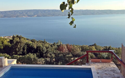 Juraj: Water, Sky, Plant, Blue, Light, Azure, Nature, Swimming Pool, Wood, Building
