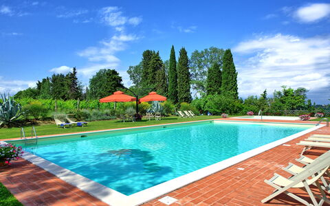 Villa Lorenza: Swimming Pool, Property, Real Estate, Leisure, House, Vacation, Building, Resort, Estate, Sky