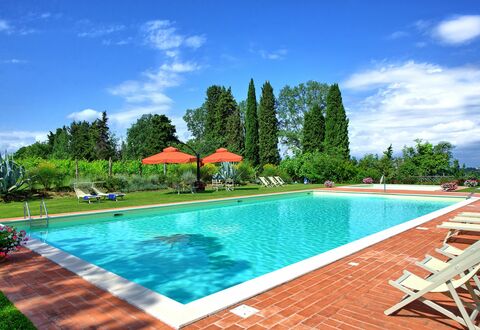Villa Lorenza: Swimming Pool, Property, Real Estate, Leisure, House, Vacation, Building, Resort, Estate, Sky
