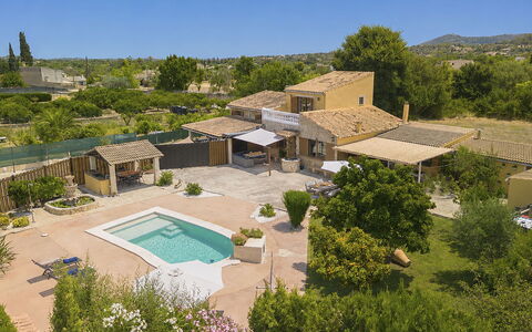Cas Pec: Residential Area, Swimming Pool, House, Home, Estate, Roof, Resort, Land Lot, Human Settlement, Landscaping