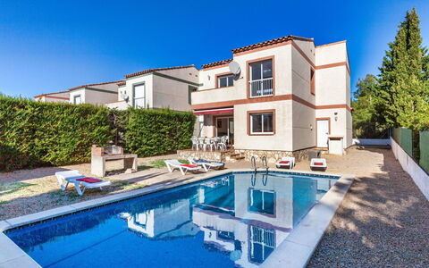 Villa Santa Marta Iv: Sky, Water, Property, Building, Swimming Pool, Window, Plant, Azure, Body Of Water, Architecture